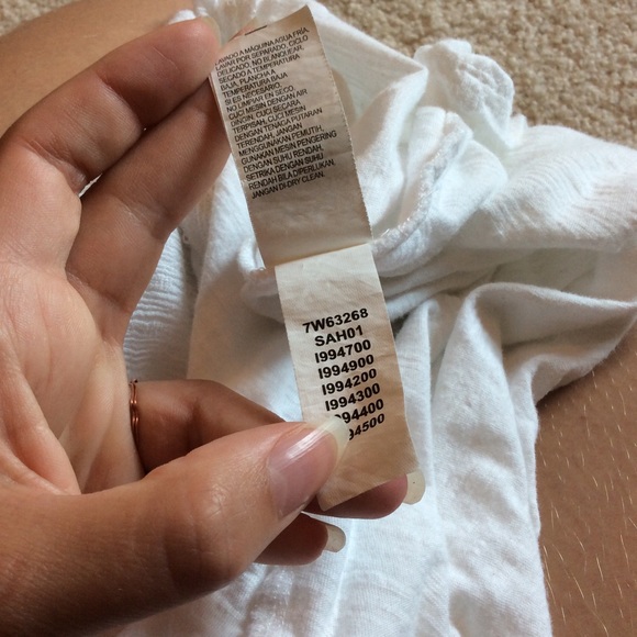 Lucky brand embroidered keyhole sleeveless blouse - Picture 6 of 6